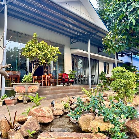 Bungalow Hotel Chi Khu Co Ong Екстер'єр фото