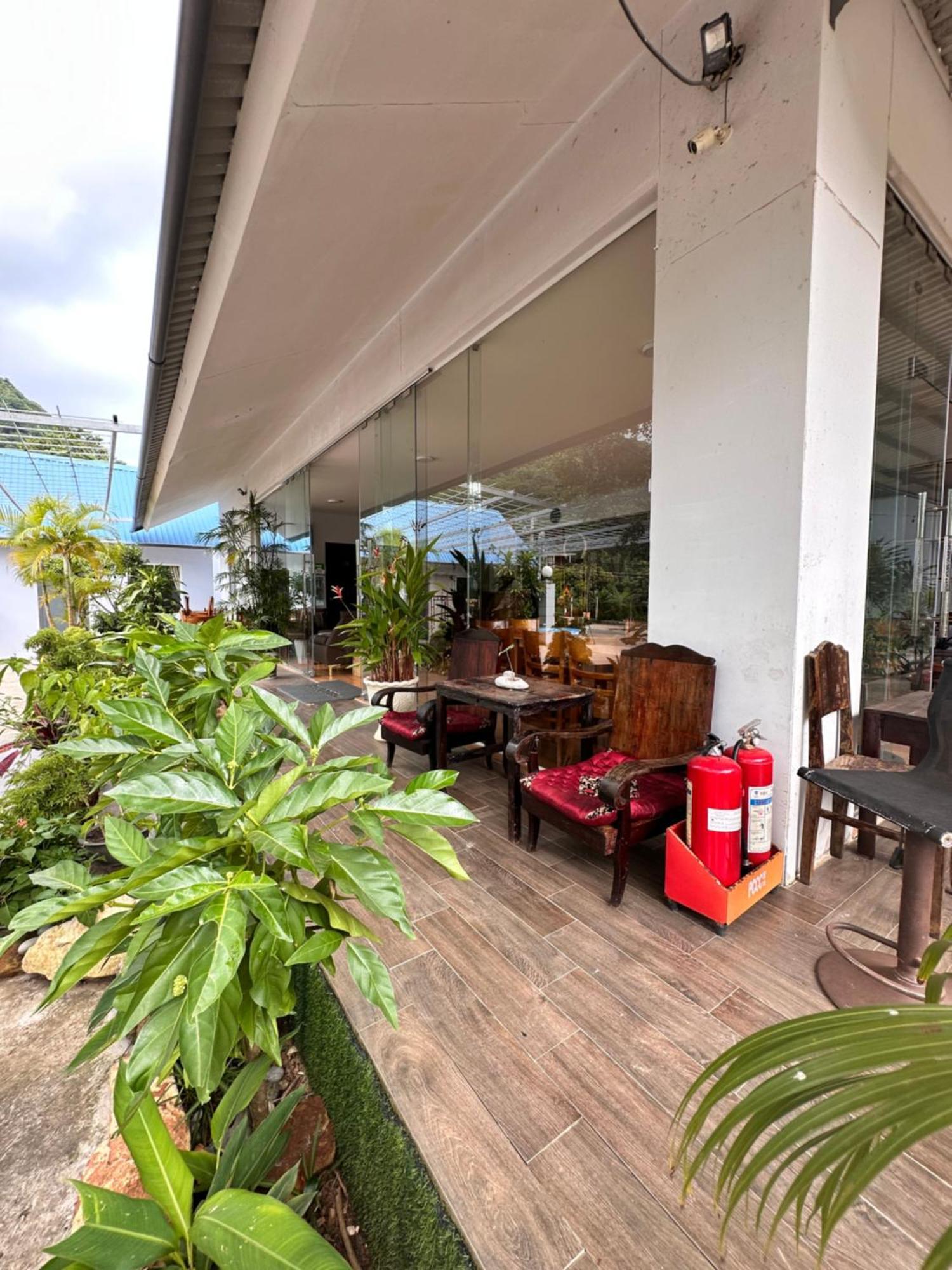 Bungalow Hotel Chi Khu Co Ong Екстер'єр фото