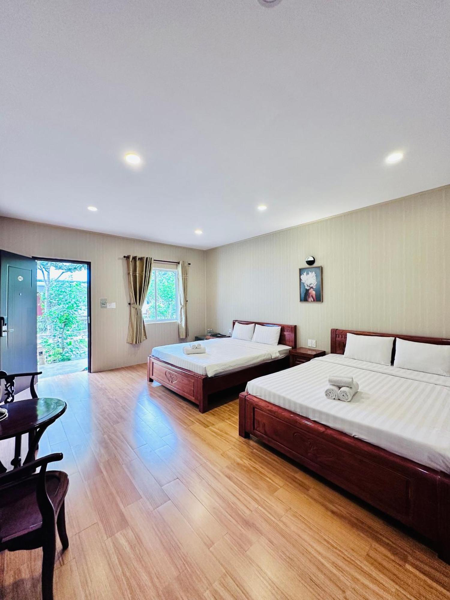 Bungalow Hotel Chi Khu Co Ong Екстер'єр фото