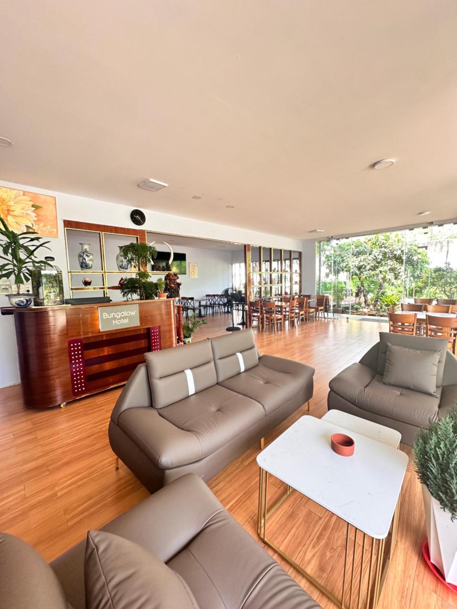 Bungalow Hotel Chi Khu Co Ong Екстер'єр фото