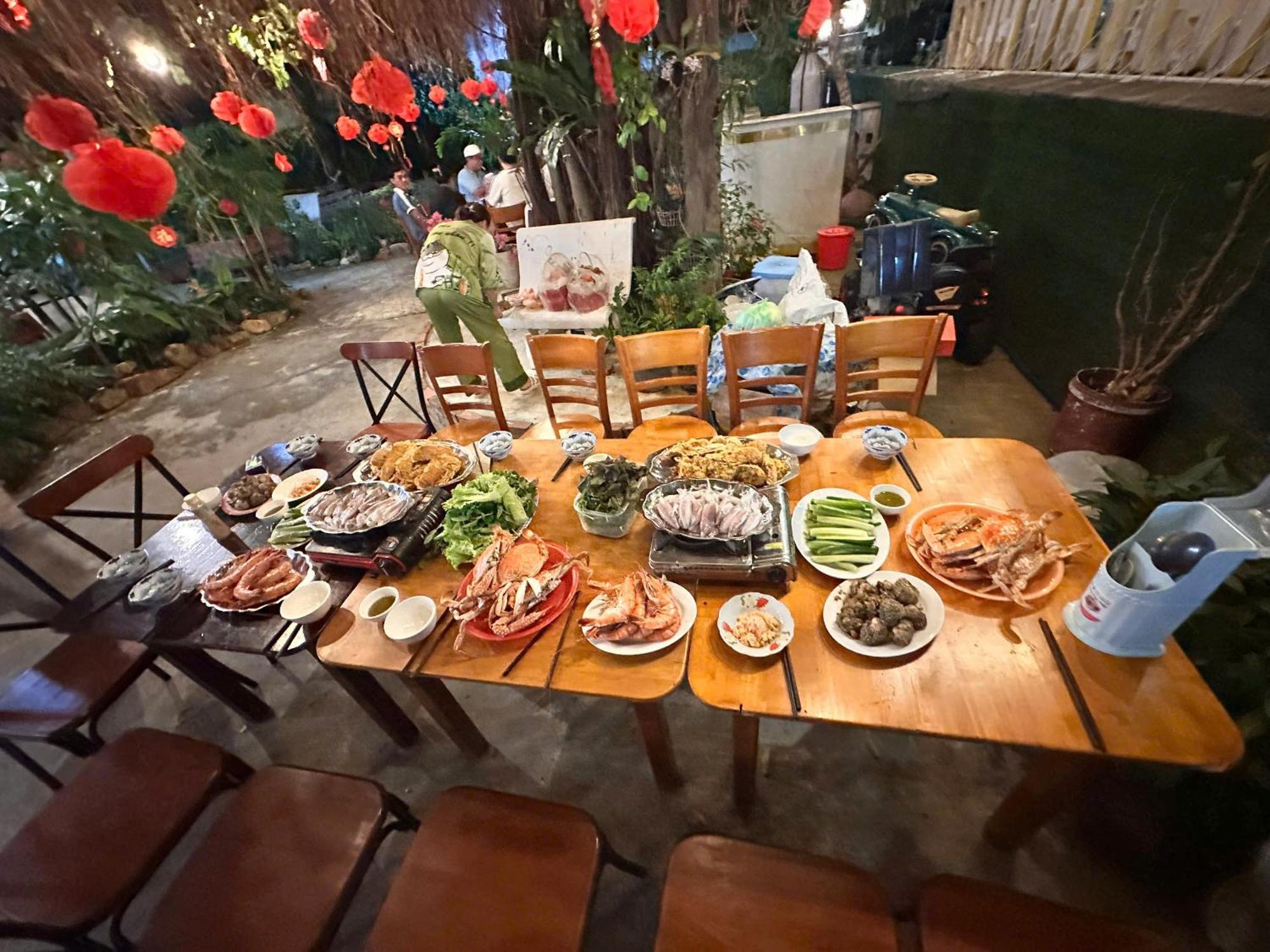 Bungalow Hotel Chi Khu Co Ong Екстер'єр фото