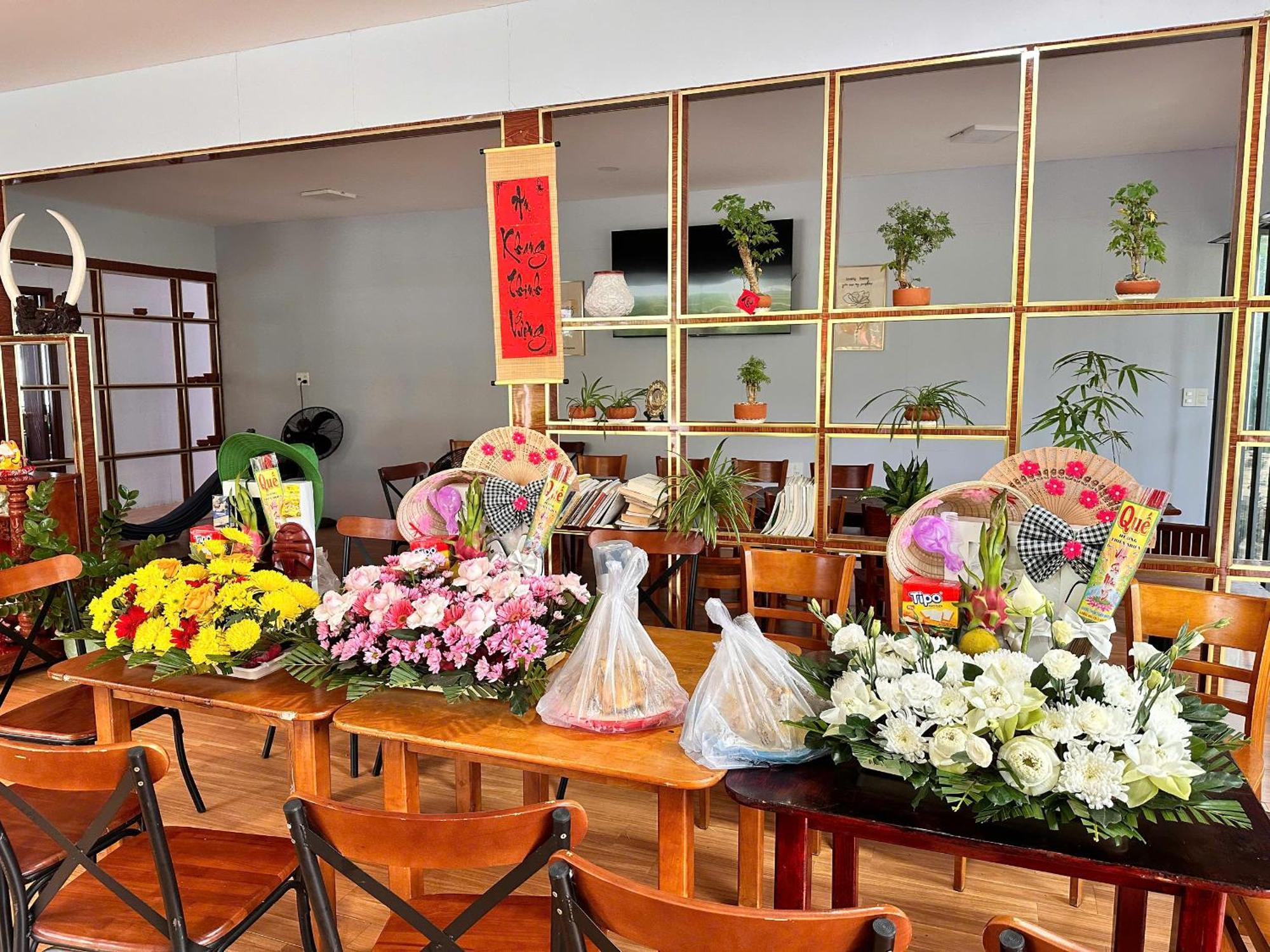 Bungalow Hotel Chi Khu Co Ong Екстер'єр фото