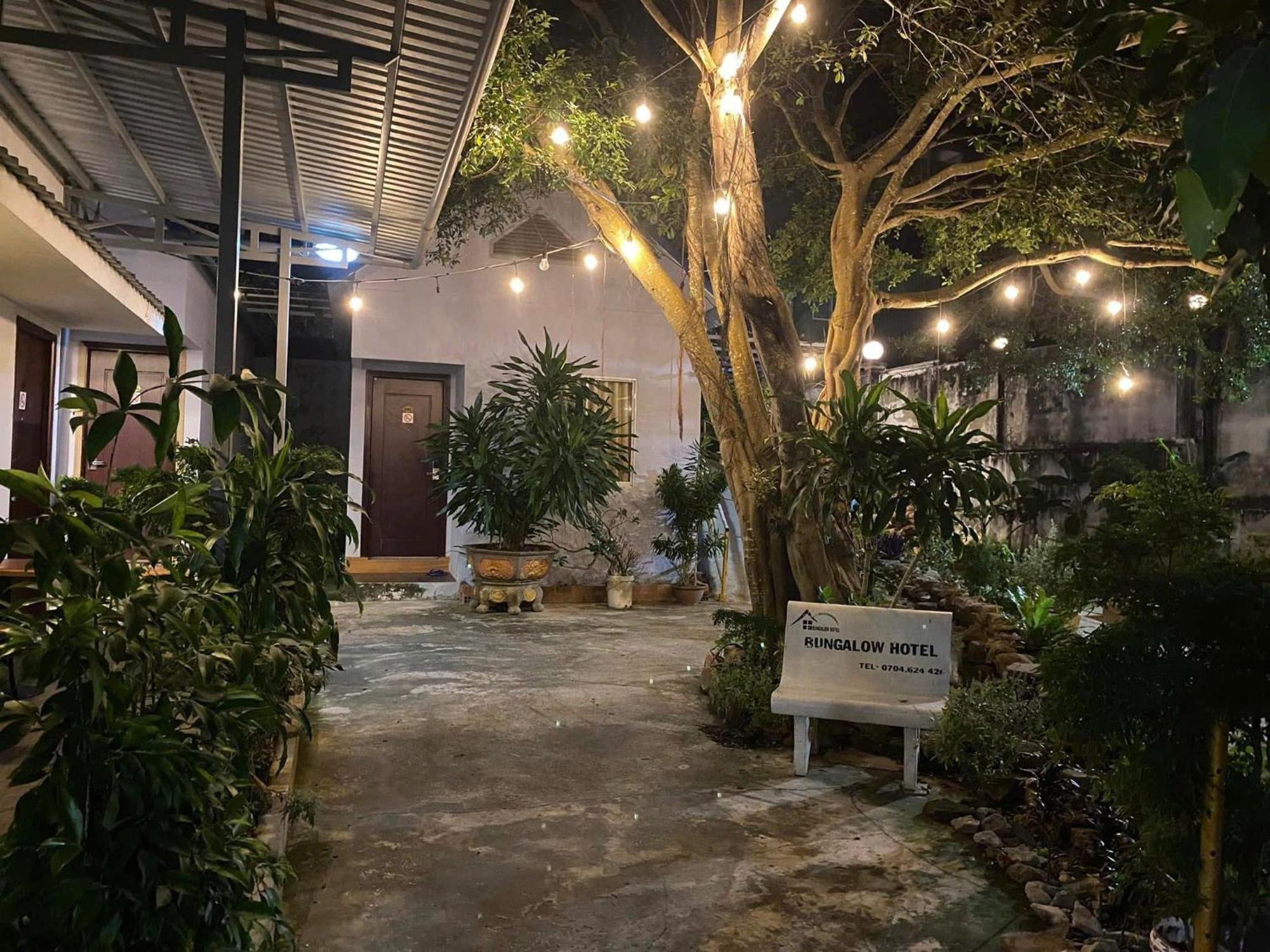 Bungalow Hotel Chi Khu Co Ong Екстер'єр фото